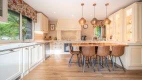 Villa for sale in El Higueral, Marbella City