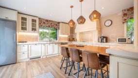 Villa for sale in El Higueral, Marbella City