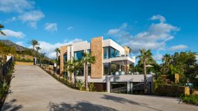 Villa for sale in Marbella Hill Club, Marbella Golden Mile