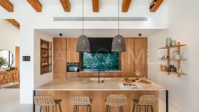 Villa for sale in Nueva Andalucia, Marbella