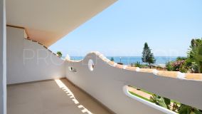 Fully redesigned and renovated apartment beachfront and walking distance to all amenities in Calahonda