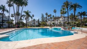 2 bedrooms penthouse in Alcazaba Beach for sale