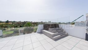 Villa en venta en El Campanario, Estepona Este