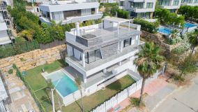 Villa en venta en El Campanario, Estepona Este