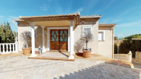 Villa with 7 bedrooms for sale in Maryvilla