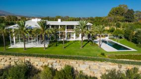 EXCEPTIONAL GOLFSIDE RESIDENCE SET ON GENEROUS PLOT