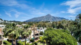 APARTAMENTO CON JARDÍN EN PLANTA REDONDA EN PUEBLO DE LAS BRISAS, NUEVA ANDALUCÍA