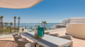 Spectacular frontline beach penthouse in Estepona