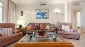 Markplanslägenhet for sale in Aloha Gardens, Nueva Andalucia