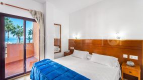 Hotel con 12 dormitorios en venta en La Duquesa