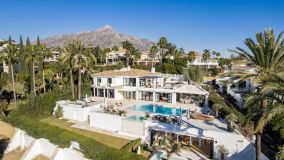 Villa for sale in Los Naranjos Golf, Nueva Andalucia