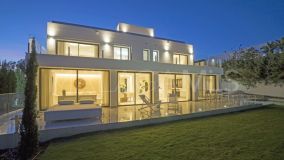 Villa for sale in Lagomar, Nueva Andalucia