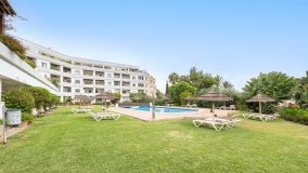 LUXURY APARTMENT BETWEEN THREE TOP GOLF COURSES IN NUEVA ANDALUCÍA, MARBELLA