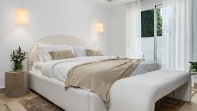 Villa en venta en Nueva Andalucia, Marbella
