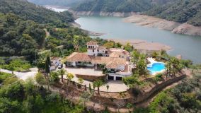 Finca for sale in Istan