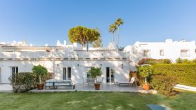 Radhus for sale in Azahara II, Nueva Andalucia