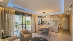 Apartamento en venta en Nueva Andalucia, Marbella