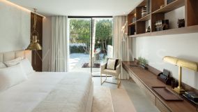 Villa for sale in Las Brisas, Nueva Andalucia