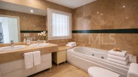 Wohnung zu verkaufen in Nueva Andalucia, Marbella