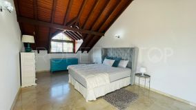 Villa for sale in Estepona Playa with 5 bedrooms