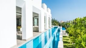 Villa a la venta en Nueva Andalucia con 11 dormitorios