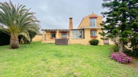 Buy villa in Chullera with 3 bedrooms