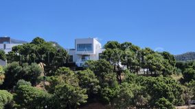 Villa for sale in Benahavis