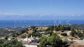 Villa for sale in Benahavis