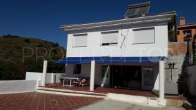Villa en venta en Calahonda con 4 dormitorios