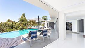 Villa for sale in Hacienda las Chapas, Marbella Est