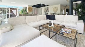 Fabulous and Bright Duplex with 2 Bedrooms in Puerto Banus.