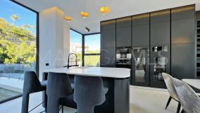 Villa for sale in Marbella East