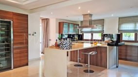 Villa for sale in Nueva Andalucia, Marbella