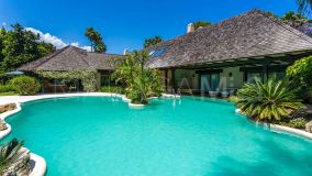 Villa en venta en Rio Real Golf, Marbella Este