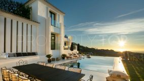 Villa en Urbanización El Madroñal con vistas panorámicas al mar en venta