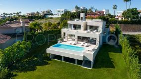 Villa en Nueva Andalucía en venta