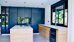 Villa for sale in Atalaya, Estepona