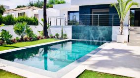 Villa for sale in Atalaya, Estepona