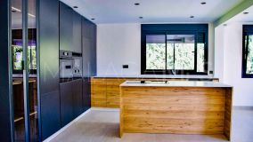 Villa for sale in Atalaya, Estepona