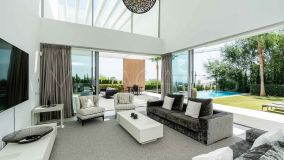 Villa for sale in Los Flamingos Golf, Benahavis