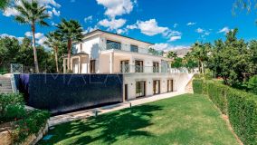 Villa zu verkaufen in Los Naranjos, Nueva Andalucia