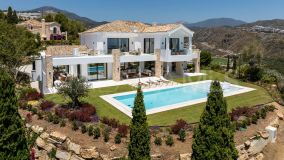 Villa en venta en El Herrojo, Benahavis