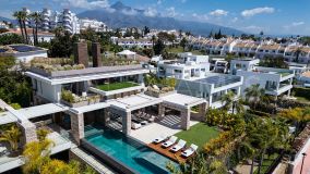 Villa for sale in Nueva Andalucia, Marbella