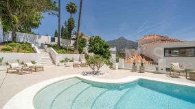 Villa for sale in Las Lomas de Nueva Andalucia