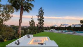 Villa for sale in Aloha, Nueva Andalucia