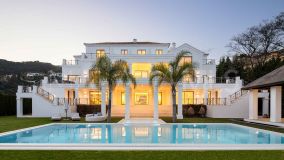 Villa zu verkaufen in El Madroñal, Benahavis