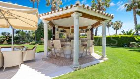 Villa for sale in La Cerquilla, Nueva Andalucia