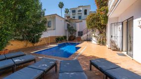 Villa en venta en Marbella Hill Club, Marbella Golden Mile