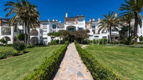 Apartamento en venta en Hacienda Beach, Estepona Este