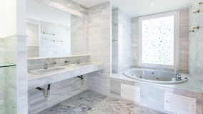 Wohnung zu verkaufen in Alhambra del Golf, Estepona